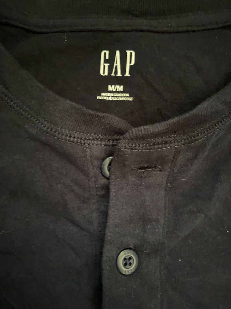 GAP Henley Longsleeves (Category: Tshirts & Polo Shirts ) located in Noveleta. Submitted by king_niko_szn (Listing ID 1465208529, Image 2). Description: hindi pa nagagamit Size : Medium (can fit Large) Width : 21 Length : 26 Mode of Payment : G Cash 600+SF.
