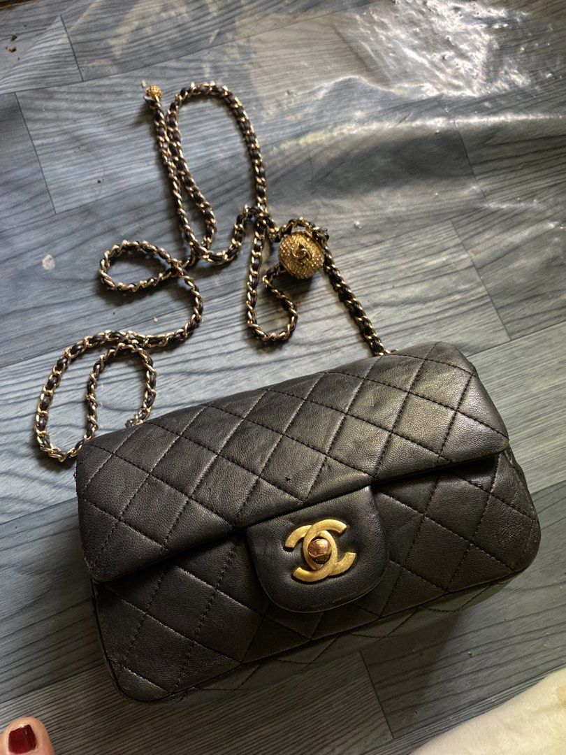 Genuine Leather (Category: Cross-body Bags) located in Davao. Submitted by goldenstone_0be9b3 (Listing ID 1465215076, Image 1). Description: Ang ganda pa, pa genuine leather sya sobrang ganda pa ng loob ang ganda pa neto swear!.