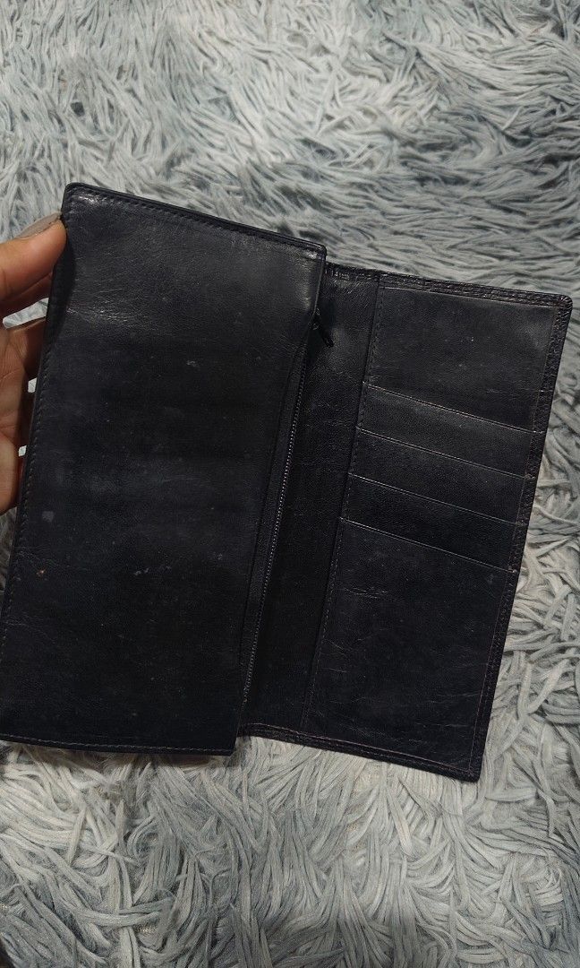 Genuine leather wallets (Category: Wallets & Card holders) located in Binan City. Submitted by chinitasjapanbags (Listing ID 1465237597, Image 3). Description: both genuine leather Japan source.