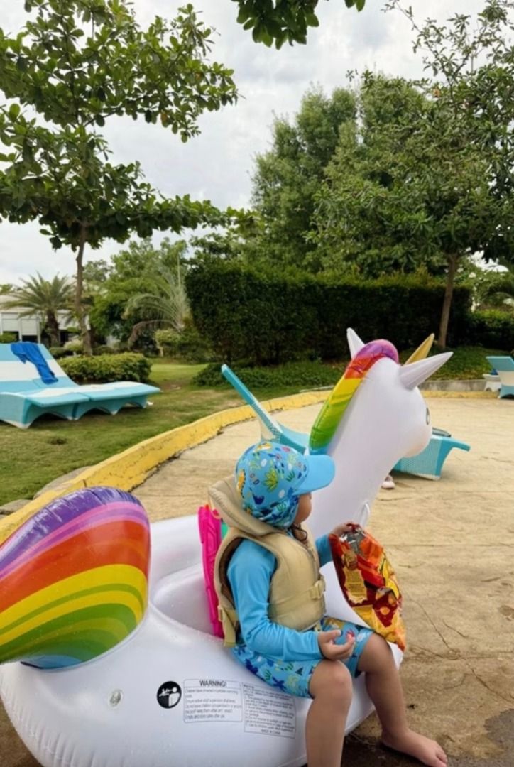 Giant Inflatable Unicorn Pool Float (Category: Water Sports) located in Cebu City. Submitted by purilimmabano (Listing ID 1465351427, Image 2). Description: - Huge unicorn pool float featuring a white body, rainbow mane and tail, and a shiny gold horn - Spacious enough for comfortable adult lounging or fun kids' rides - Used only once for a weekend getaway, then properly cleaned and dried - Original box included (slightly crumpled from storage).