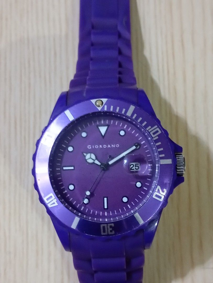Giordano purple 💜 (Category: Men's Watches) located in Las Pinas. Submitted by quick_deals_great_finds2 (Listing ID 1465292464, Image 2). Description: Original good working condition Quartz with battery 40mm rotating bezel.