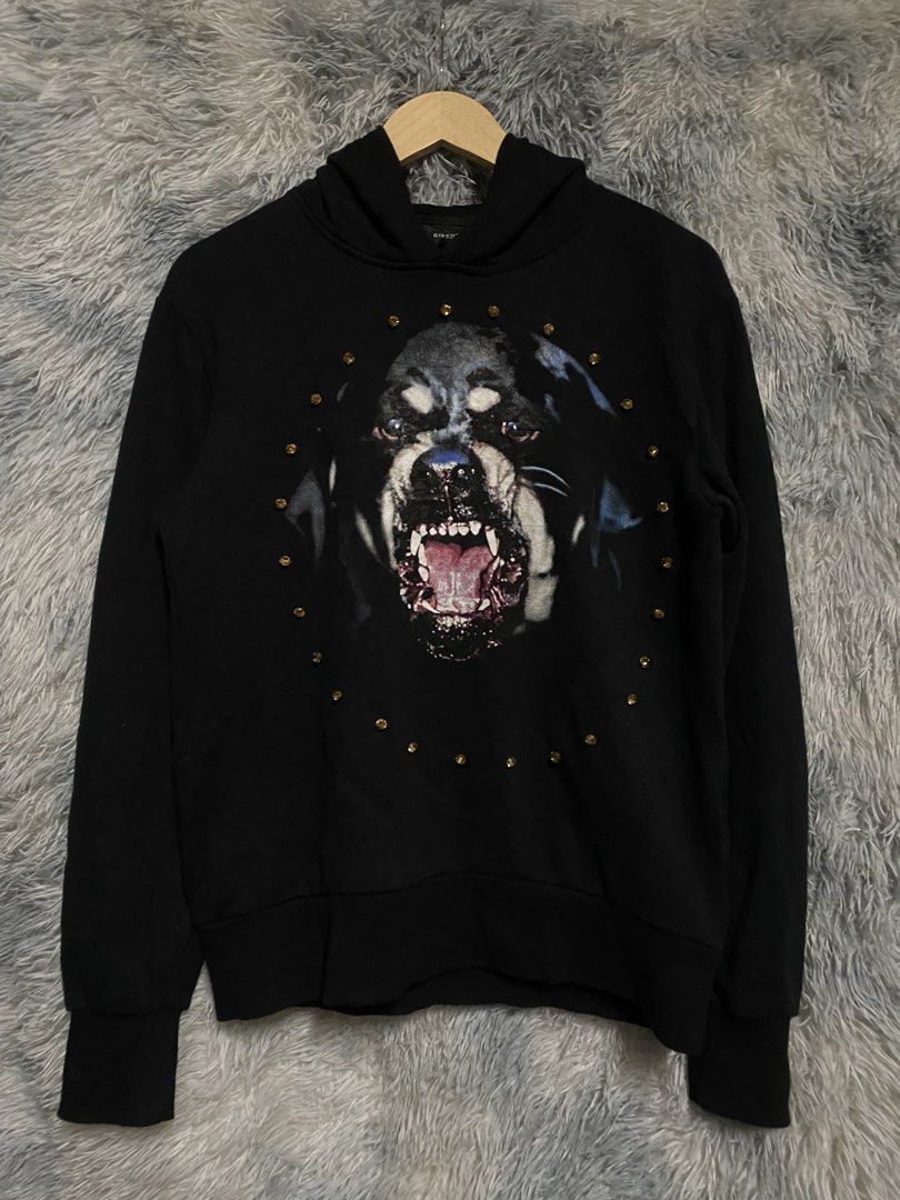 GIVENCHY ROTTWEILER HOODIE (Category: Hoodies) located in Cavite. Submitted by lwrnc.444 (Listing ID 1465370096, Image 1). Description: GIVENCHY ROTTWEILER HOODIE COMPLETE TAGS GOOD CONDITION 🏷️480 FREE SHIP DIMES WIDTH 21 LENGTH 26.5 DASMARIÑAS CAVITE LOC .