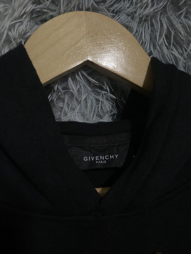 GIVENCHY ROTTWEILER HOODIE (Category: Hoodies) located in Cavite. Submitted by lwrnc.444 (Listing ID 1465370096, Image 3). Description: GIVENCHY ROTTWEILER HOODIE COMPLETE TAGS GOOD CONDITION 🏷️480 FREE SHIP DIMES WIDTH 21 LENGTH 26.5 DASMARIÑAS CAVITE LOC .