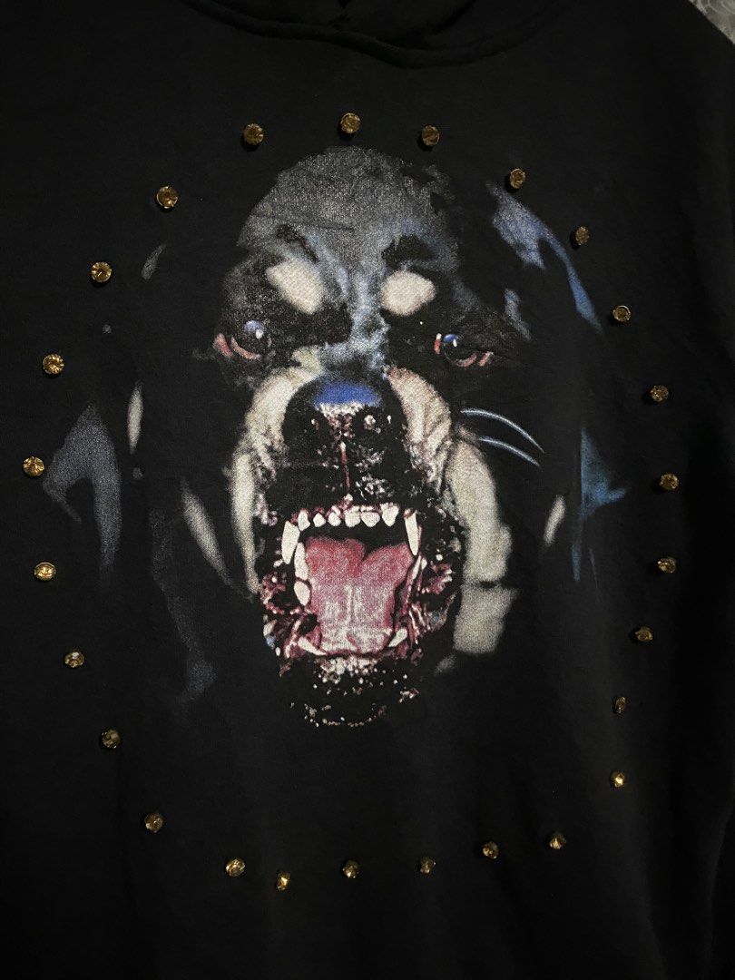 GIVENCHY ROTTWEILER HOODIE (Category: Hoodies) located in Cavite. Submitted by lwrnc.444 (Listing ID 1465370096, Image 2). Description: GIVENCHY ROTTWEILER HOODIE COMPLETE TAGS GOOD CONDITION 🏷️480 FREE SHIP DIMES WIDTH 21 LENGTH 26.5 DASMARIÑAS CAVITE LOC .