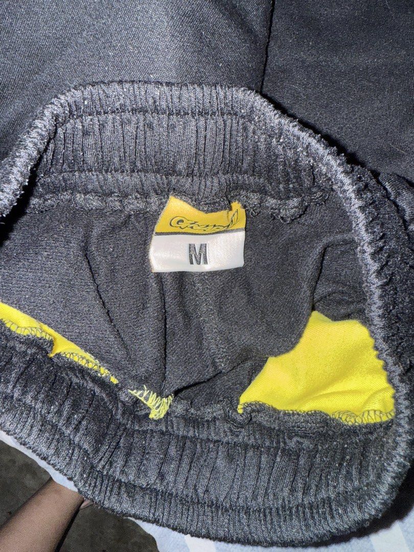 Gnarly sweatpants joggers (Category: Joggers) located in Mandaluyong City. Submitted by whitemoveout (Listing ID 1465326853, Image 3). Description: - Color: Black - Size: Medium - Details: Yellow detailing on pocket lining and logo on left hip - Fit: Elastic waistband and stretchy material for maximum comfort - Ideal for: Daily wear or lounging at home - Condition: Recently purchased, closet clear-out sale.