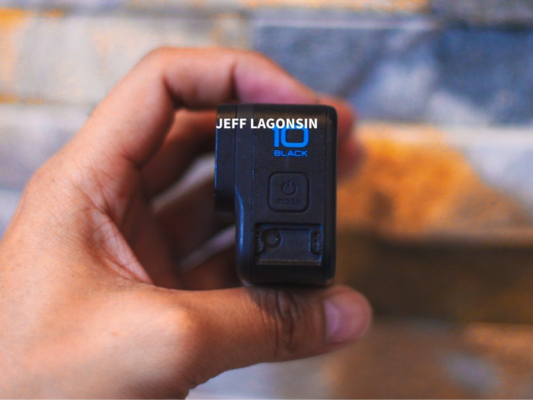 GoPro Hero 10 Black Action Camera (Category: Cameras) located in Quezon City. Submitted by lagonsinjeff (Listing ID 1465375801, Image 2). Description: - GoPro Hero 10 Black in great working condition - Shoots ultra-crisp video, perfect for outdoor action and vlogging - Dual screens (front and back) for easy framing and selfies - Integrated folding mounting fingers at the base - Clean glass on both the lens and displays with no scratches - Respons