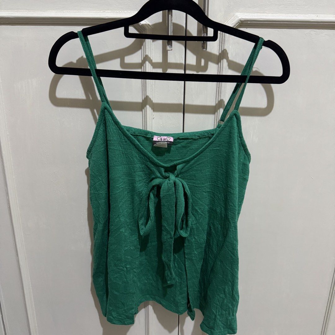 Green Top (Category: Sleeveless) located in Vigan. Submitted by chiyannav (Listing ID 1465338953, Image 1). Description: .