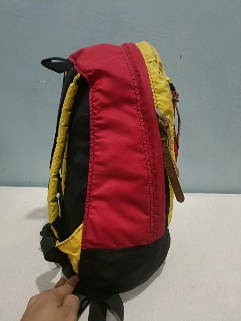 Gregory Backpack (Category: Backpacks) located in Sungai Petani. Submitted by littlehouse15 (Listing ID 1465338622, Image 3). Description: Original Gregory Backpack Made in USA Kapasiti ~ 18L - 20L ❎ Koyak, ❎ Pinhole, ❎ Pudar Condition 9/10 Postage +7/15.
