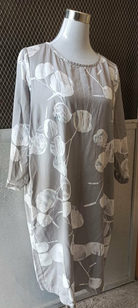 Grey Botanical Leaf Print Shift Dress Size 44 (Category: Dresses) located in Cebu City. Submitted by violacloset (Listing ID 1465380198, Image 2). Description: Measurements: length: 40 1/2 width: 23 1/2.