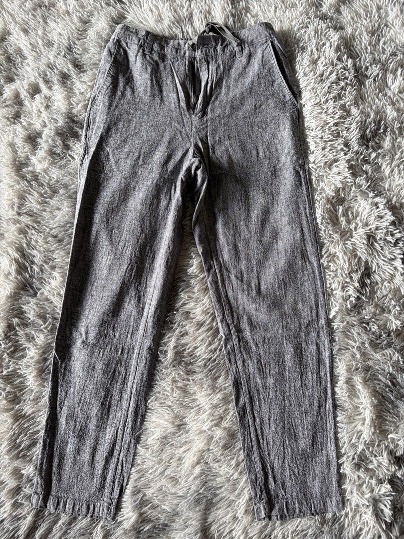 Grey Linen Casual Trousers (Category: Other Bottoms) located in Manila. Submitted by kez0020 (Listing ID 1465227666, Image 1). Description: - Color: Versatile grey - Fit: Comfortable straight leg - Fabric: Lightweight and breathable - Details: Button closure with belt loops and two front side pockets - Styling: Perfect for daily wear, easy to pair with t-shirts or button-downs.