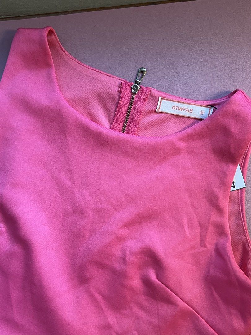 GTWFAB hot pink crop top (Category: Sleeveless) located in Davao. Submitted by hojichafromsips (Listing ID 1465202218, Image 2). Description: -dvo based -size S -MOP: gcash -MOD: maxim meetup: jollibee circumferential rd. (near dmsf).