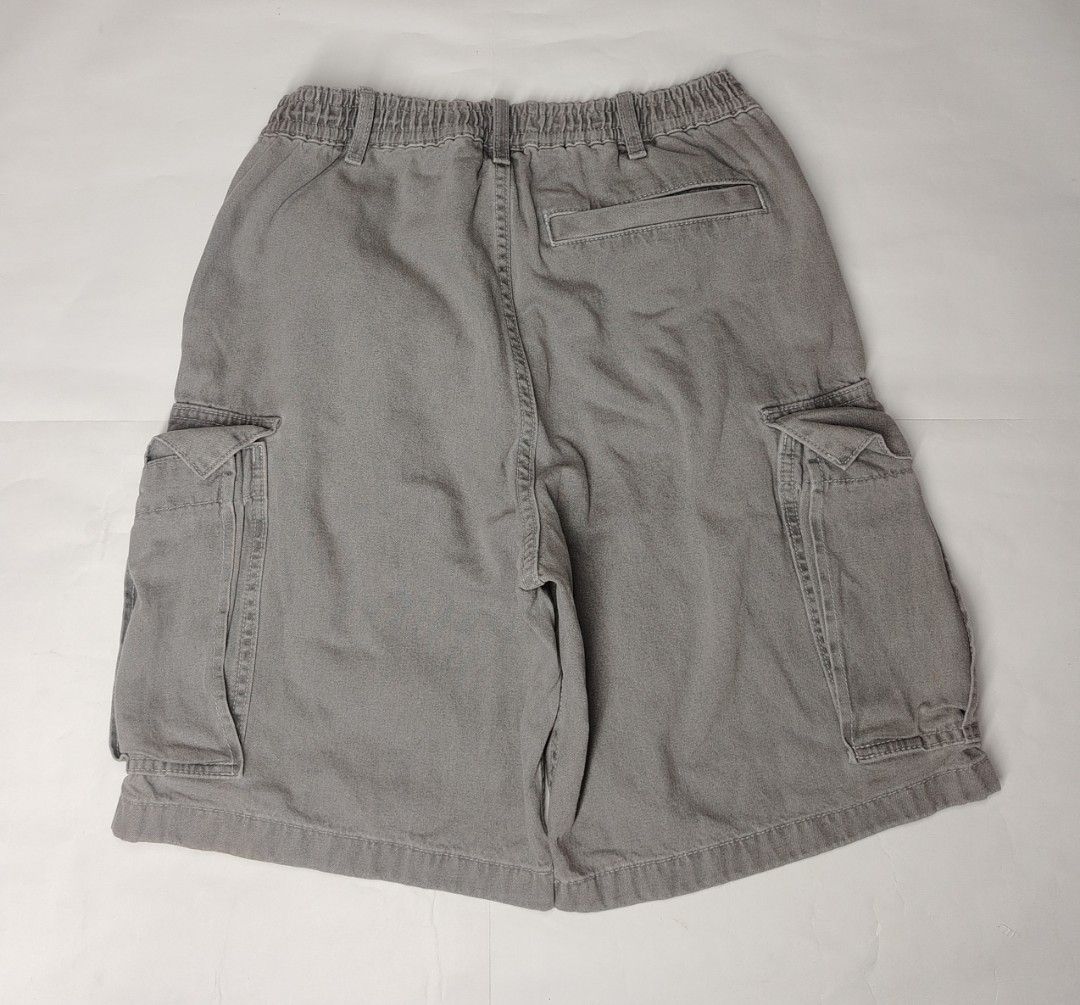 GU Cargo Short (Category: Shorts) located in Bocaue. Submitted by adrianberi35876 (Listing ID 1465318965, Image 2). Description: GU Cargo Short Waist:28-31 Length:19.5 Hem:11.4 Exellent Condition No issue 📩 📩 📩 📍 Bocaue,Bulacan.