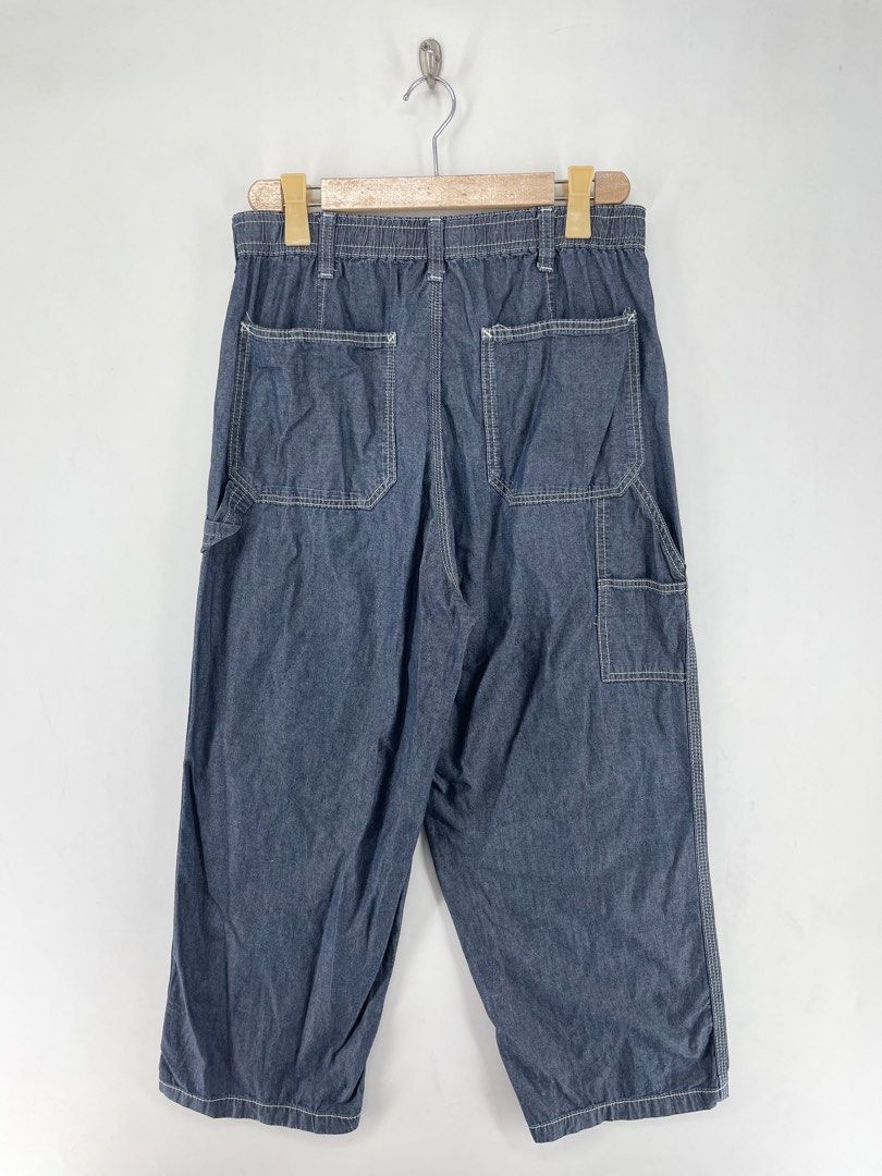 GU Contrast Stitch Light Denim Carpenter Pants (Category: Jeans) located in Mandaluyong City. Submitted by armrhts (Listing ID 1465292116, Image 2). Description: Size: Medium Dimensions(inches) •Waist/Width : 32" •Hip: 21" •Front Rise: 14" •Thigh: 12" •Inseam: 23" •Outseam/Length: 36" •Leg Opening: 9".