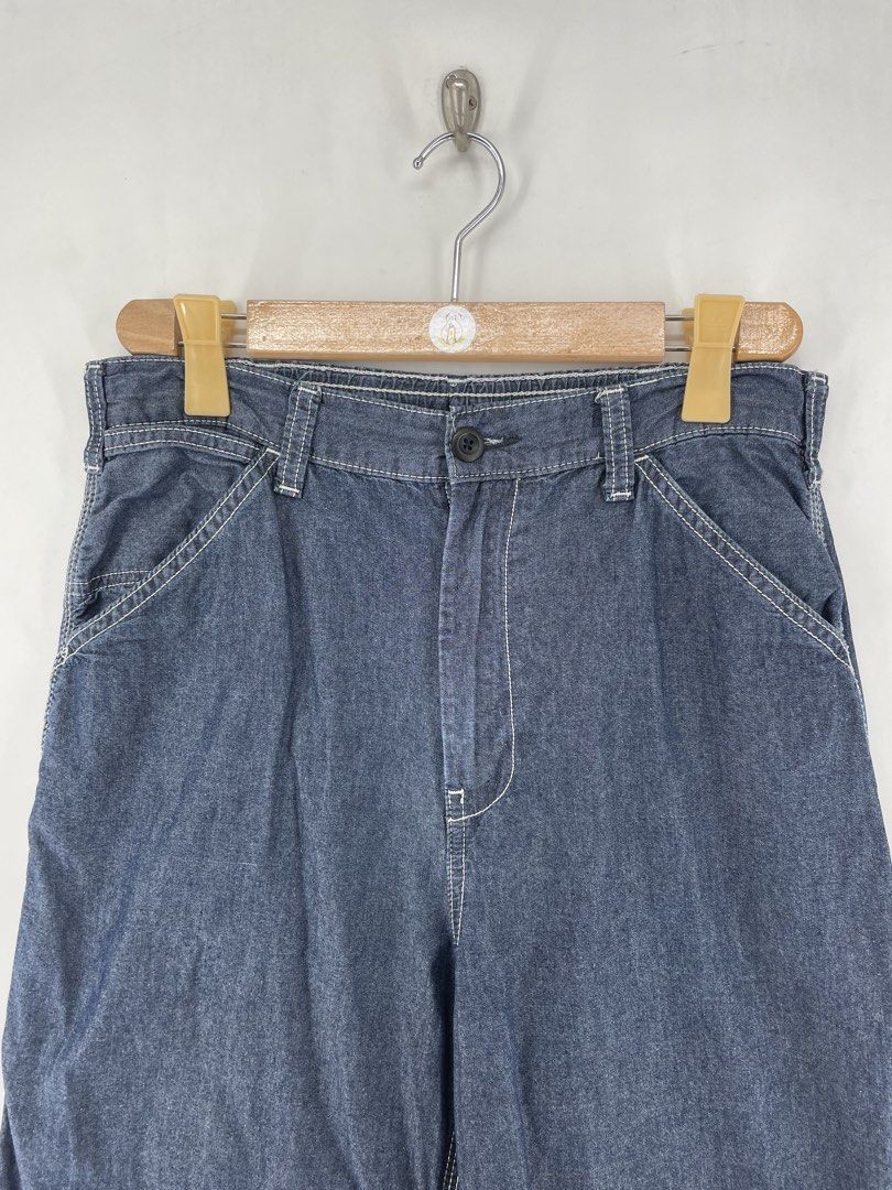 GU Contrast Stitch Light Denim Carpenter Pants (Category: Jeans) located in Mandaluyong City. Submitted by armrhts (Listing ID 1465292116, Image 3). Description: Size: Medium Dimensions(inches) •Waist/Width : 32" •Hip: 21" •Front Rise: 14" •Thigh: 12" •Inseam: 23" •Outseam/Length: 36" •Leg Opening: 9".
