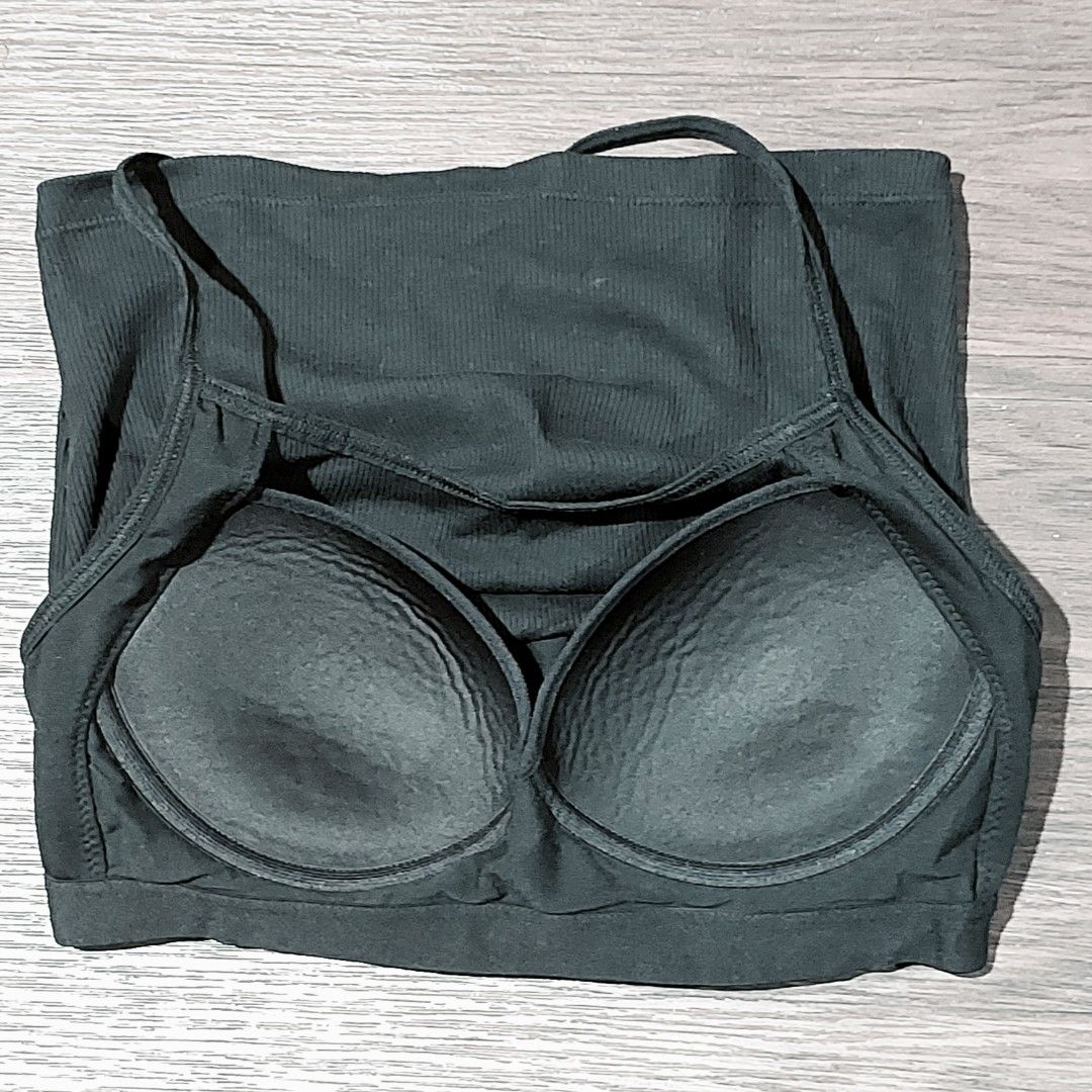 GU ribbed tank top (Category: Sleeveless) located in Caloocan City. Submitted by jensapparel (Listing ID 1465270648, Image 2). Description: built in bra no issue, flaws.