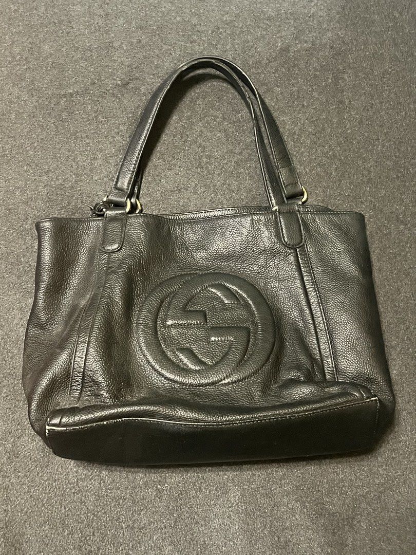 Black Leather Tote Bag (Category: Luxury Bags & Wallets) located in Manila. Submitted by pinkiefran (Listing ID 1465232968, Image 1). Description: - Condition: Normal wear along the handle edges and bottom corners - Rrady for a new home, message for inquiries!.