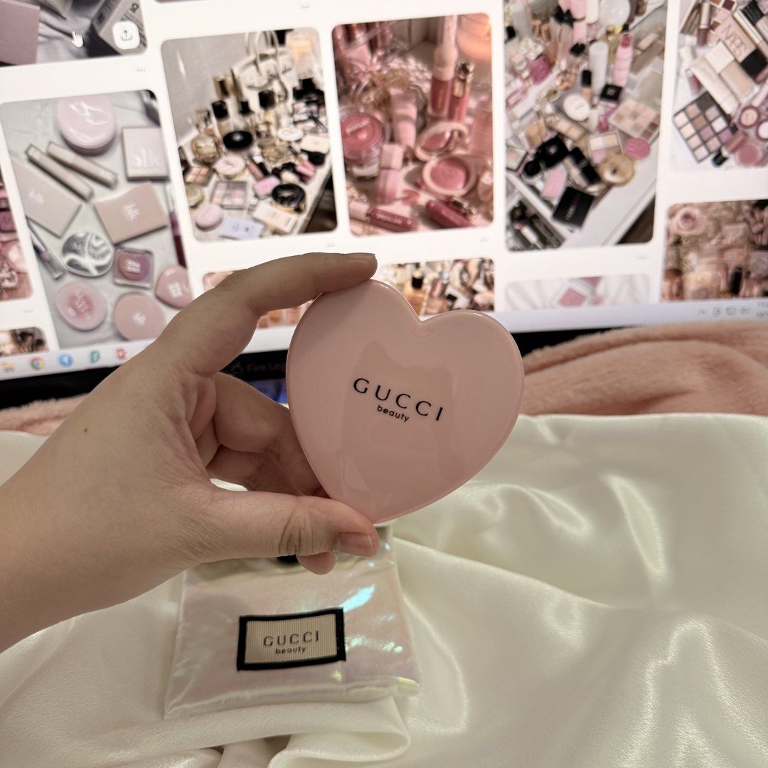 Gucci FL EDP Gift mirror + pouch (Category: Makeup) located in Tanza. Submitted by ilovediyour (Listing ID 1465194486, Image 2). Description: .