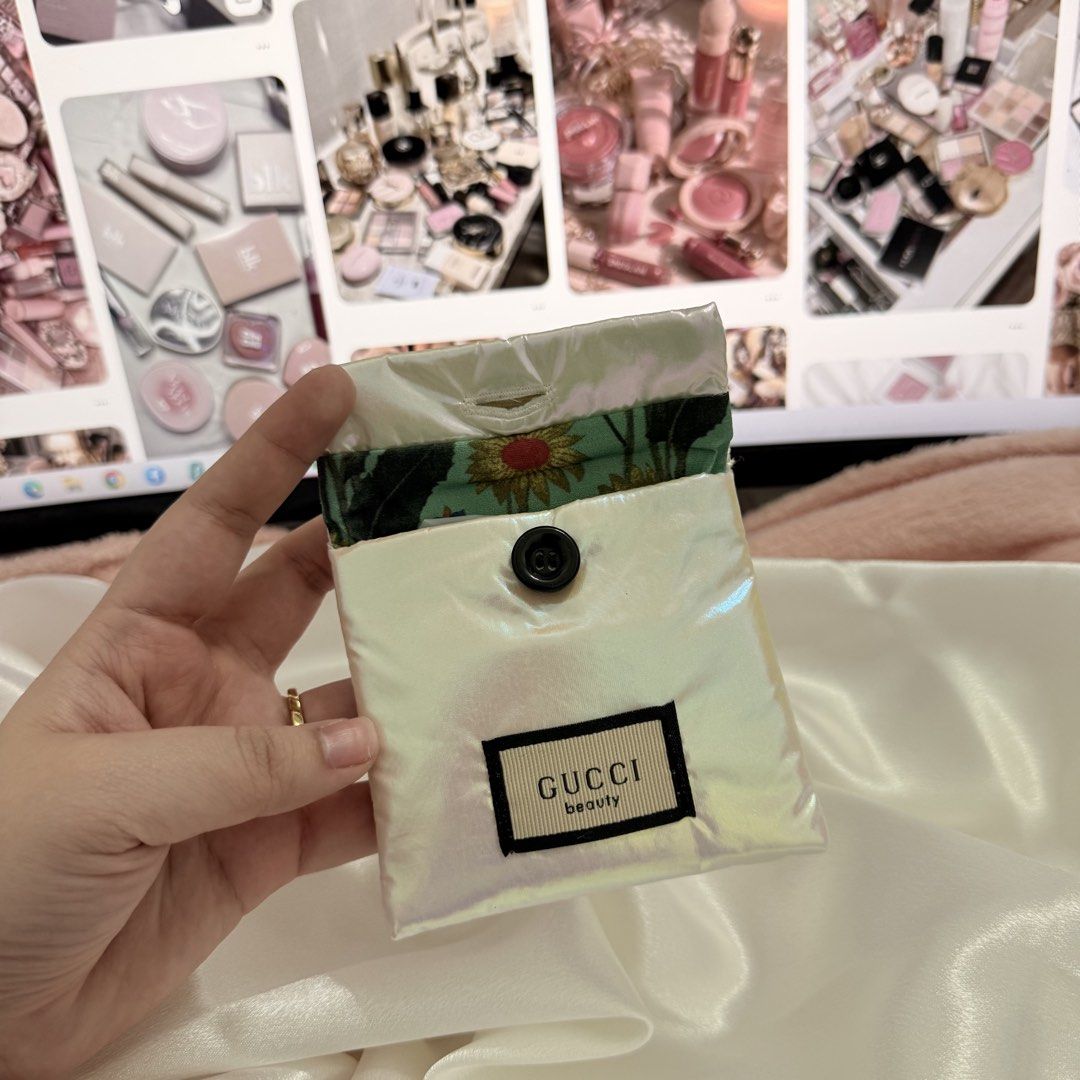 Gucci FL EDP Gift mirror + pouch (Category: Makeup) located in Tanza. Submitted by ilovediyour (Listing ID 1465194486, Image 3). Description: .