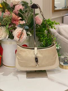 (Category: ) located in . Submitted by luxshare_preloved_ (Listing ID 1465273291, Image 1). Description: .
