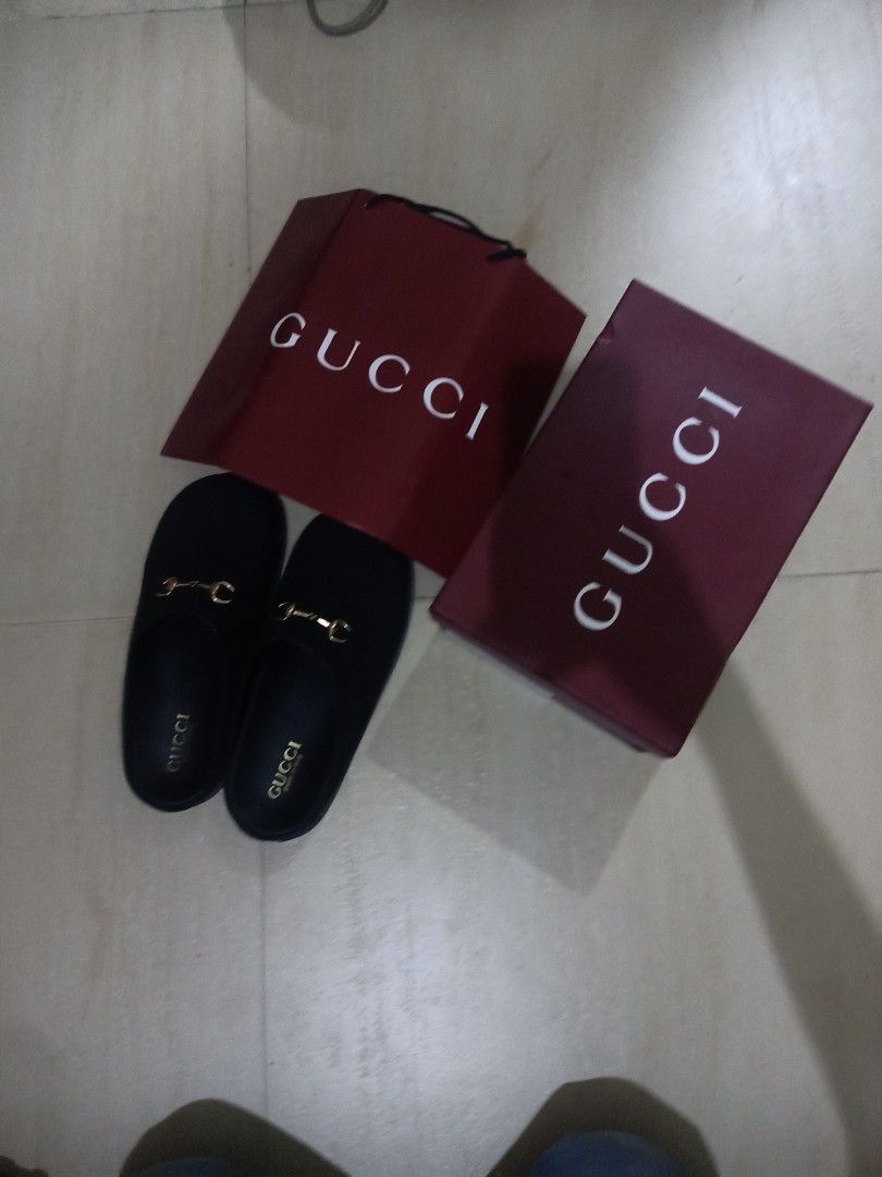 GUCCI MULES SLIPPERS (Category: Sneakers & Footwear) located in Manila. Submitted by cash4chaos (Listing ID 1465215359, Image 2). Description: .