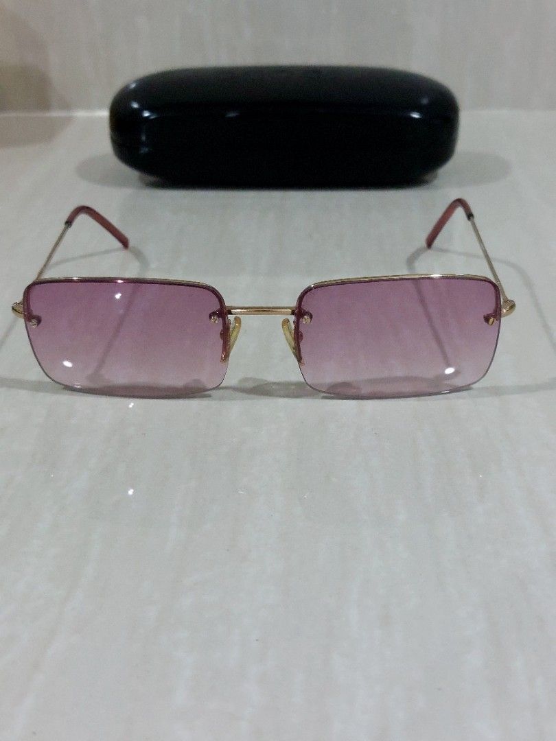 Gucci Rimless Sunglasses (Category: Luxury Accessories) located in Muntinlupa City. Submitted by sakurambo_des (Listing ID 1465230693, Image 3). Description: Vtg Gucci GG Sunglasses Rimless Gold Gradient Pink 135 1653/S T7J 58-18 Made in Italy With hardcase No visible flaws/issue This is my personal preloved..