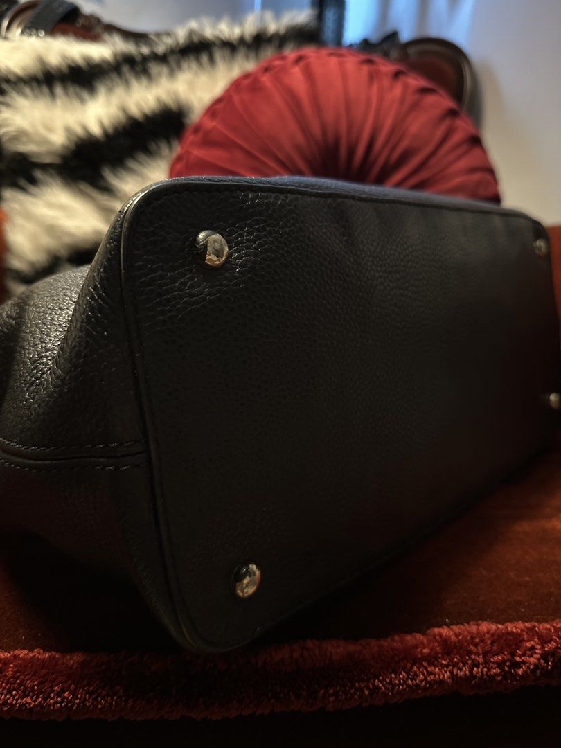 Gucci Soho Large Hobo (Category: Luxury Bags & Wallets) located in San Juan, La Union. Submitted by xoxoluvmiffy (Listing ID 1465228140, Image 3). Description: slightly nego no issue (need wash on the interior only) mop: maya / bpi.