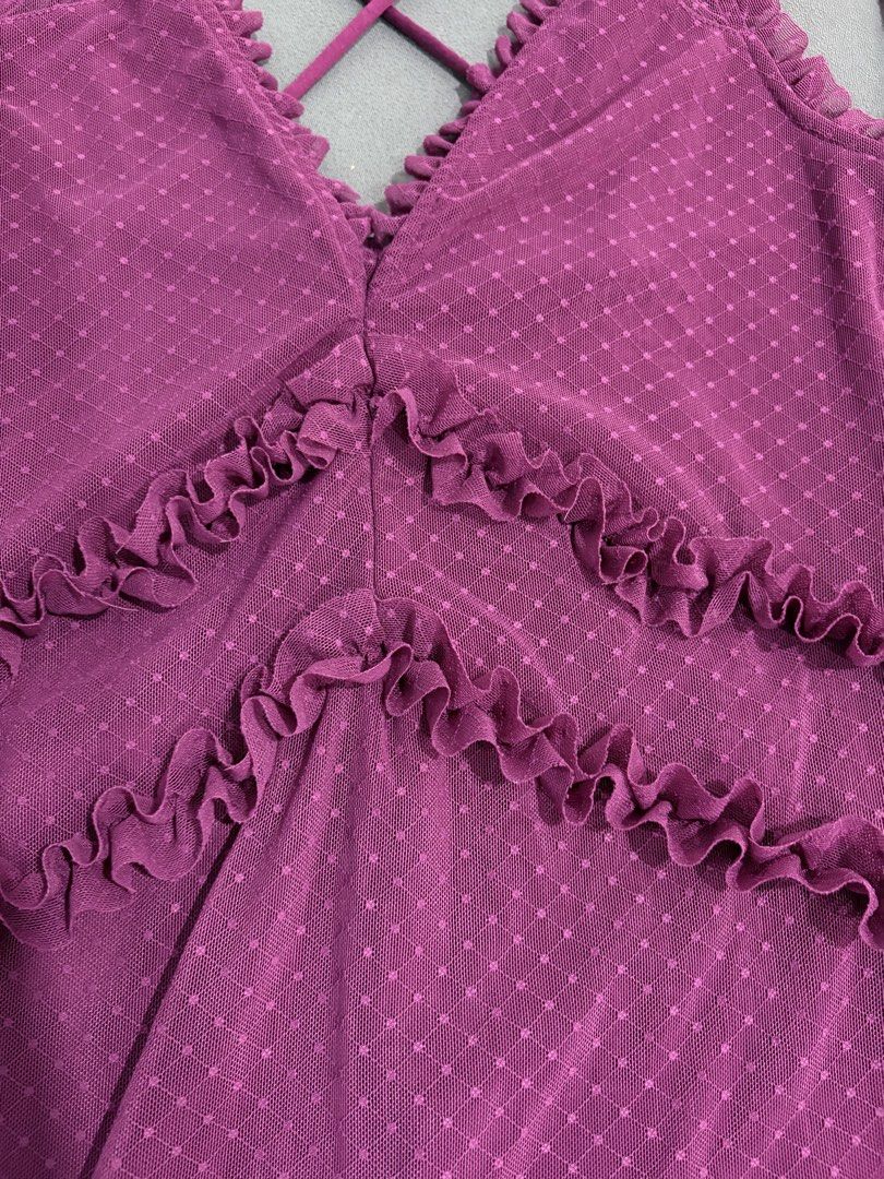 Guess (Category: Evening dresses & gowns) located in Manila. Submitted by jean777_love (Listing ID 1465225610, Image 3). Description: Galing canada Can fit to small to medium .