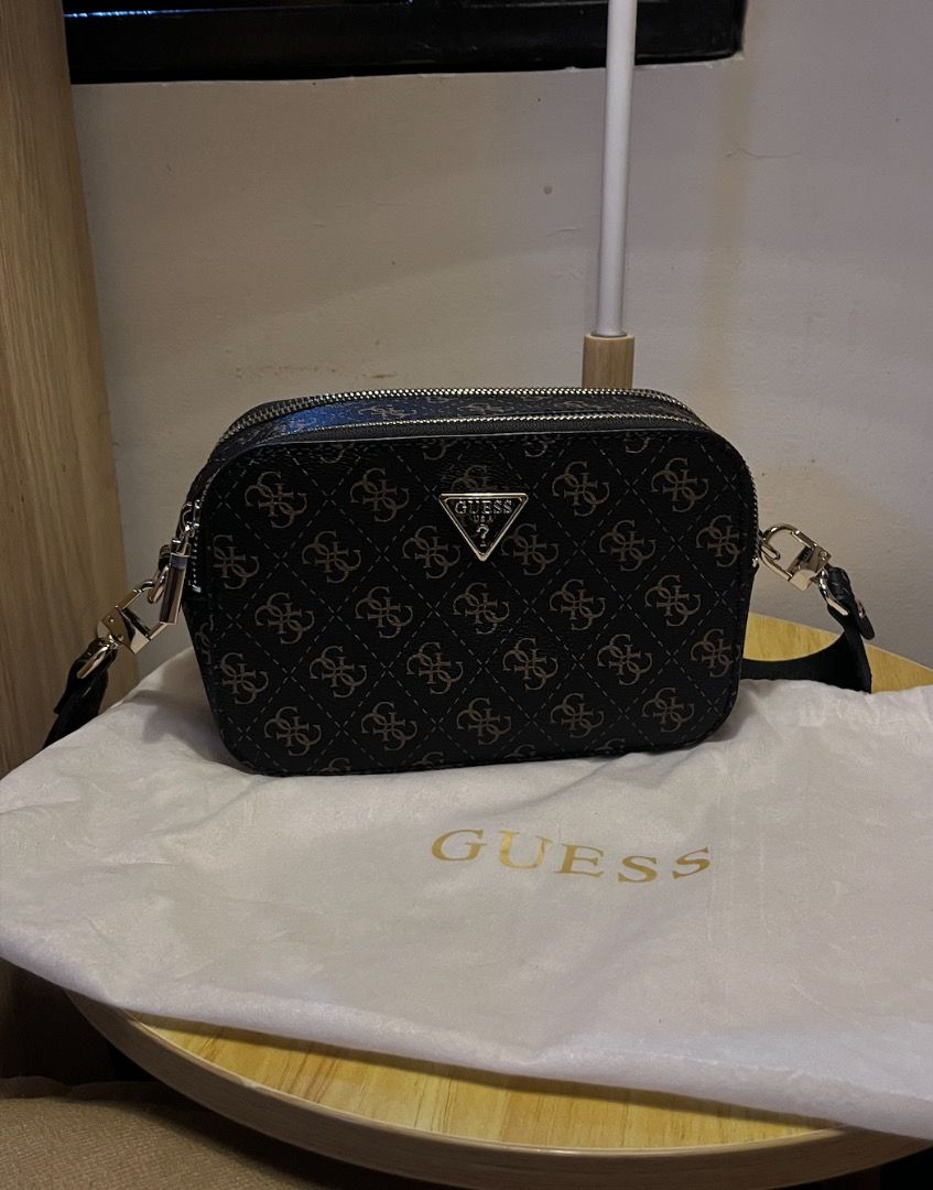 Guess SHOULDER or CROSSBODY bag (Category: Shoulder Bags) located in Makati City. Submitted by bambi.214 (Listing ID 1465179319, Image 1). Description: BRAND NEW STILL COMES WITH ORIGINAL POUCH .