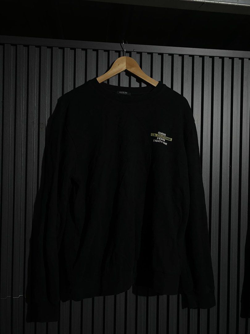 Guess sweatshirt (Category: Coats, Jackets and Outerwear) located in Digos. Submitted by geo_thrift (Listing ID 1465332255, Image 1). Description: 23/28.