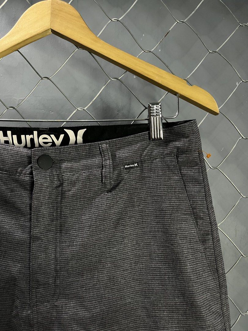 H U R L E Y Hybrid Shorts (Category: Shorts) located in Baliuag. Submitted by TOCThrift (Listing ID 1465250962, Image 3). Description: H U R L E Y Hybrid Shorts Size 31 on tag 31-32 waist | 18 Length Above the knee Good as new No issue 580 + SF Baliwag, Bulacan.