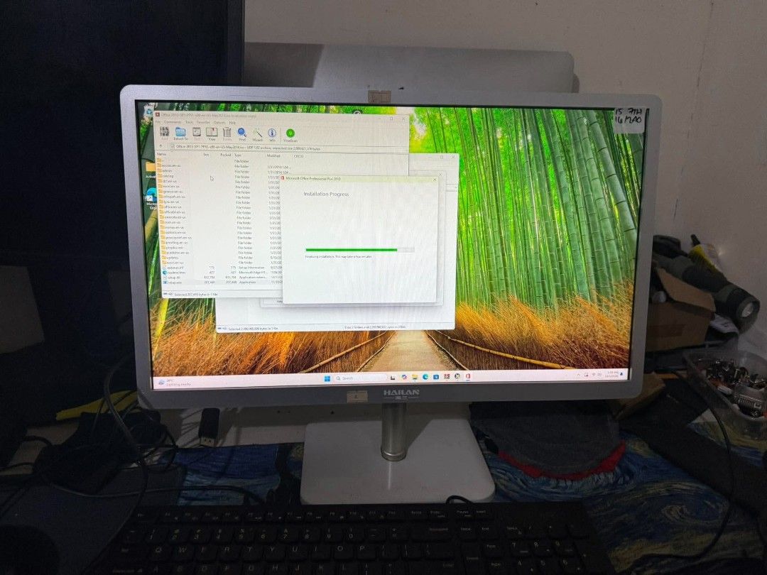 Hailan all in one PC 22 inches (Category: Desktops) located in Manila. Submitted by happyearth.953a15 (Listing ID 1465380802, Image 1). Description: Hailan all in one PC 22 inches I5 7th gen Intel UHD Graphics 630 16gb ram 256gb ssd Windows 11 pro OS Unit with power adapter 💸💸 8,500 Location: San Andres bukid manila Pick up or deliver.