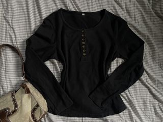 (Category: ) located in . Submitted by sigthriftpreloved (Listing ID 1465325154, Image 1). Description: .