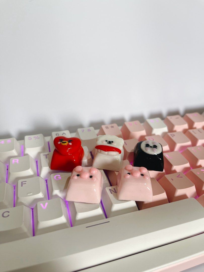 Handmade Artisan Keycaps Cute Cat Ghost Pig BTS Designs (Category: Computer Keyboard) located in Manila. Submitted by rainagustd (Listing ID 1465229146, Image 3). Description: Customized artisan keycaps made with polymer clay 💜🤌🏻.