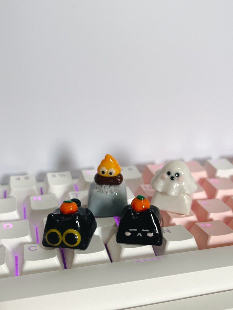 Handmade Artisan Keycaps Cute Cat Ghost Pig BTS Designs (Category: Computer Keyboard) located in Manila. Submitted by rainagustd (Listing ID 1465229146, Image 1). Description: Customized artisan keycaps made with polymer clay 💜🤌🏻.