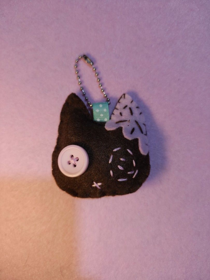 Handmade felt cat keychain (Category: Handmade Craft) located in Quezon City. Submitted by butt3r.c0p (Listing ID 1465280758, Image 3). Description: Variations: ‎Ookie n' Cream kitty (3) Chocow Berry kitty (3) ‎Bie Keso ktty (1) Kindly expect slight variations and imperfection in all products as these are handmade. Terms and conditions: You're required to fully pay including shipping via Gcash or Maribank, NO COD! Refunds will only be provided IF
