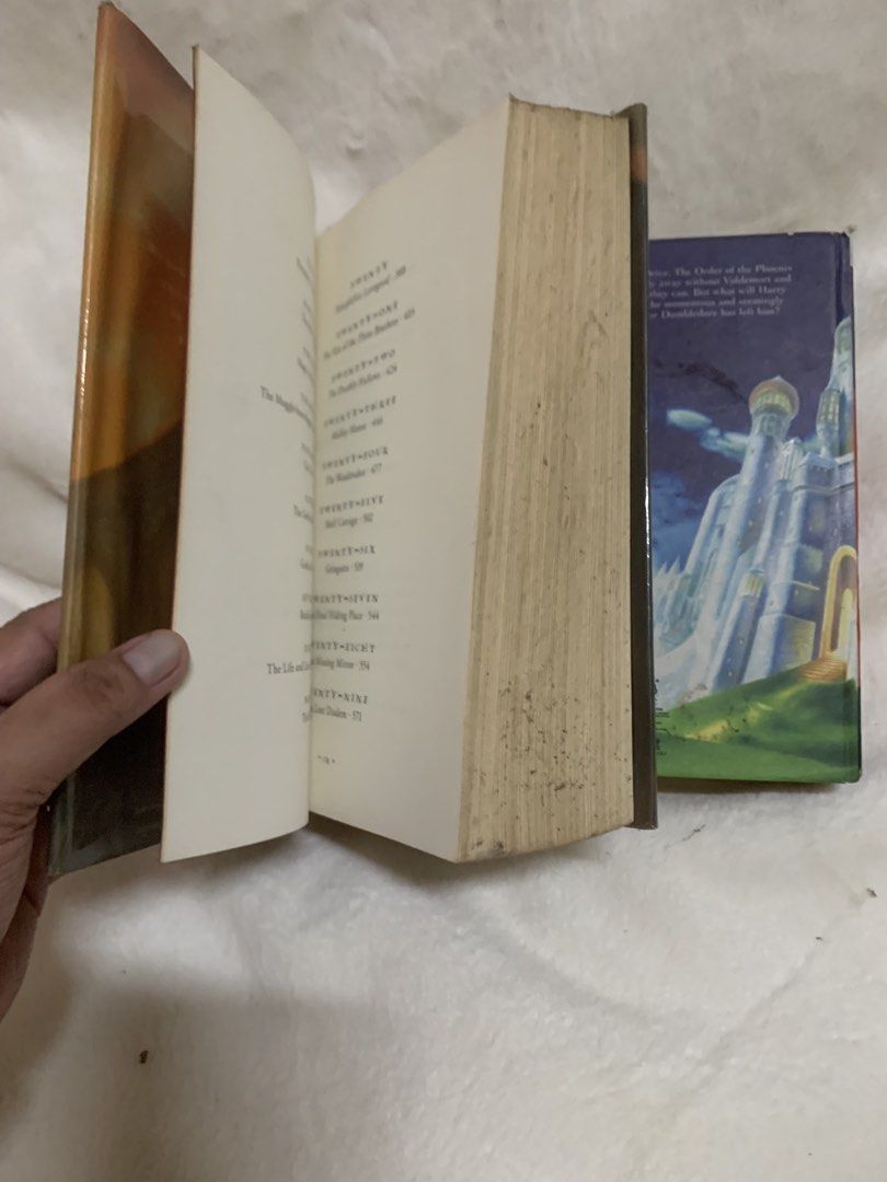 Harry Potter: Deathly Hallows (US Hardbound) (Category: Storybooks) located in Las Pinas. Submitted by erd17declutters (Listing ID 1465374100, Image 3). Description: Scholastic Version only. Bloomsberry is sold 📍 Las Pinas City 💵 Union Digital Bank 🚢 Lalamove or Jnt.
