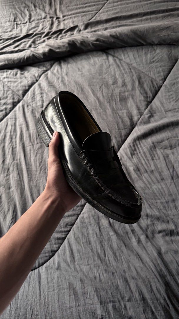 HARUTA ARVIN (Category: Dress Shoes) located in Cabanatuan. Submitted by archive.stuffz (Listing ID 1465243844, Image 1). Description: - Style: Black leather penny loafers / slip-on dress shoes - Details: Traditional moc-toe stitching, structured heel, flat sole, and standard instep strap - Versatility: Ideal staple footwear for formal wear or smart casual outfits - Condition: Worn a few times, with minor crease marks near the toe box -AS IS NO B
