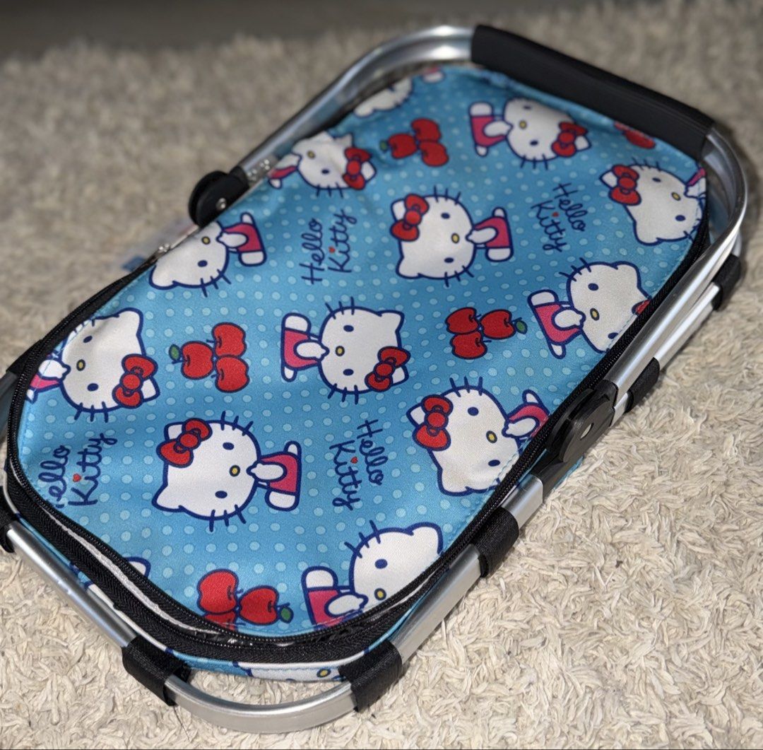 Hello Kitty insulated collapsible picnic basket (Category: Storage Boxes & Baskets) located in Bacolod City. Submitted by quickocean-c957 (Listing ID 1465206044, Image 1). Description: .