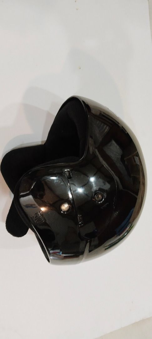 Helmet (Category: Helmets and other Riding Gears) located in Pasig City. Submitted by velascosun76701 (Listing ID 1465368175, Image 3). Description: Helmet heavy duty.