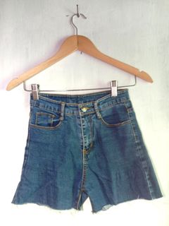 (Category: ) located in . Submitted by threadsandthingsph.gem (Listing ID 1465281853, Image 1). Description: .