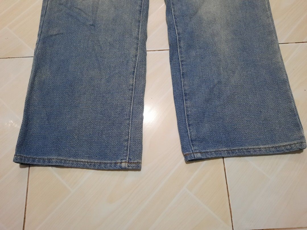 high waist light washed pants (Category: Jeans) located in Tarlac. Submitted by thryftstash (Listing ID 1465381702, Image 3). Description: dimes: 28 - 42 - 10 issue: none sf not included tarlac loc j&t and lbc courier.