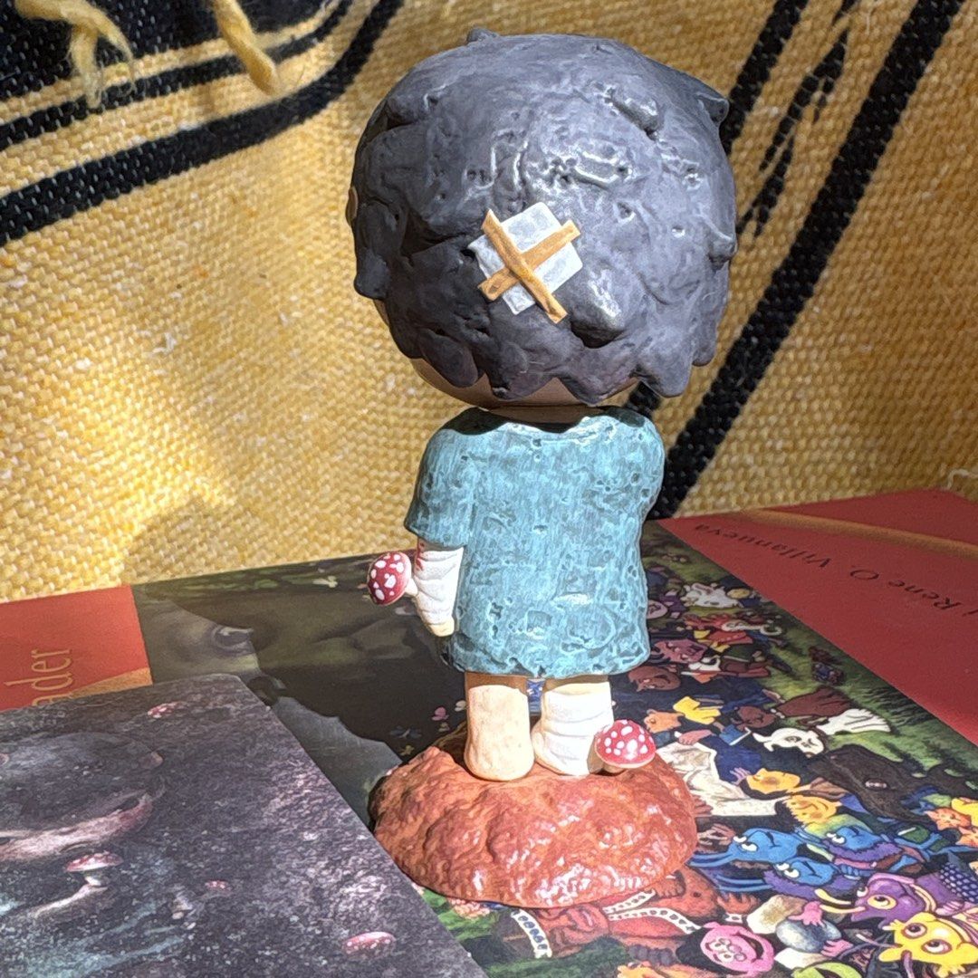 Hirono - Parasite (Category: Designer & Blind Box Toys) located in Baguio. Submitted by huhugorl (Listing ID 1465185094, Image 3). Description: - art toy from hirono - Includes matching character card sorry no box already , card only, rfs cause dupe.