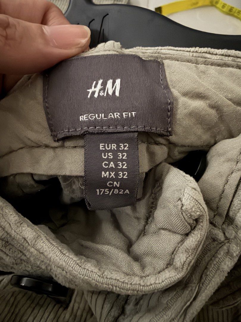 H&M Cotton Pants (Category: Trousers) located in Las Pinas. Submitted by bibliomomma (Listing ID 1465232620, Image 2). Description: H&M cotton pants in a neutral beige/cream color. Made from a lightweight, textured cotton fabric with a relaxed straight leg fit. Easy to style for casual or smart casual looks and pairs well with different tops and shoes. Preloved and in excellent condition with no major flaws Waist when laid flat 17 inches Length 3