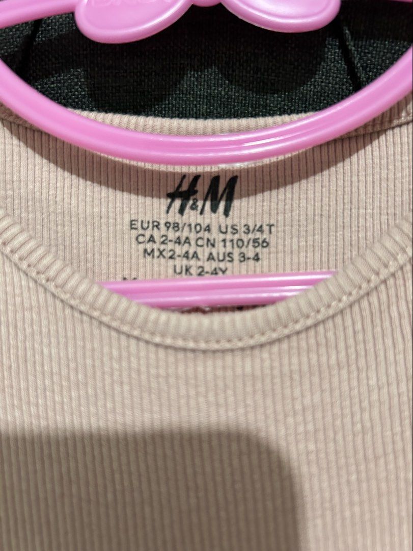 H&M longsleeves bundle 2-4T (Category: Babies & Kids Fashion) located in Las Pinas. Submitted by anjcanilao (Listing ID 1465332852, Image 2). Description: H&M longsleeves bundle 4pcs 2-4yrs on tag.