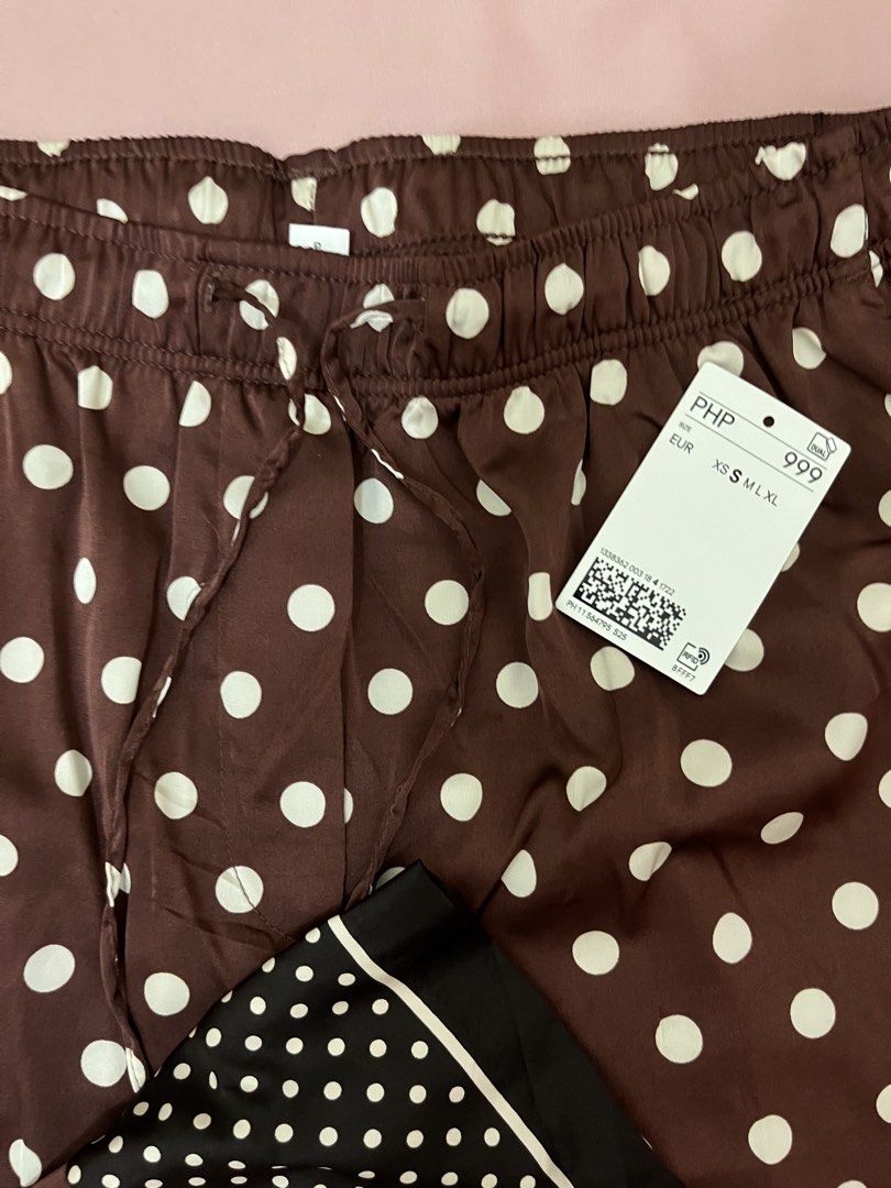 H&M polka dots satin pants (Category: Other Bottoms) located in Tuguegarao City. Submitted by declutterf (Listing ID 1465279719, Image 2). Description: used once, actual when worn posted Size S Helping tags: Zara, uniqlo.