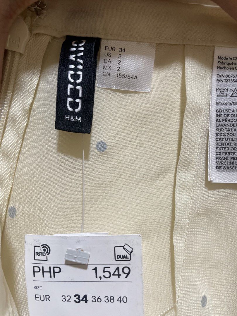 H&M RHINESTONE-EMBELLISHED SKIRT (Category: Skirts) located in Manila. Submitted by hubaderascloset (Listing ID 1465326839, Image 3). Description: .