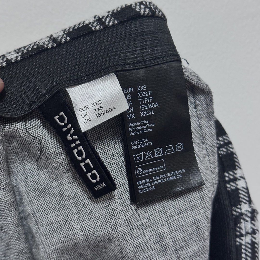 H&M Skirts Bundle (Category: Skirts) located in Valenzuela. Submitted by whitefluff.cookie (Listing ID 1465280215, Image 3). Description: Selling these 2 H&M bottoms as a bundle! 🫶🏻 ♡ H&M black button-front shorts ♡ H&M black & white plaid shorts ♡ Size: XXS / XS ♡ ₱499 for both ♡ Good condition ♡ No flaws / issues ✨ Fit details: • Plaid shorts — XXS to S (stretchable) • Black shorts — EUR 38 / UK 10, more relaxed/larger fit • Please check the 