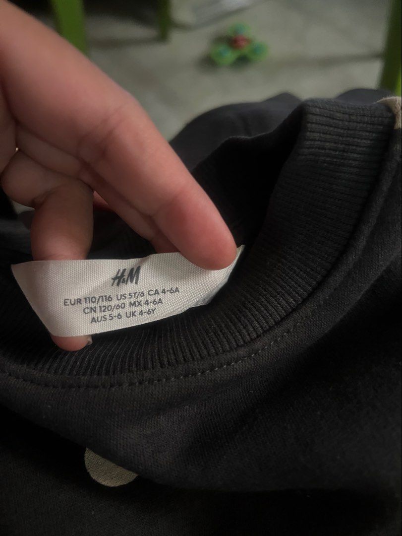 H&M sweater (Category: Babies & Kids Fashion) located in Imus. Submitted by labella.mnl (Listing ID 1465269512, Image 2). Description: No flaws Good as new Size 116.
