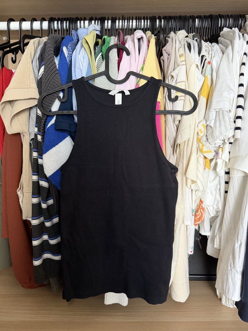 H&M Tank Top (Category: Others Tops) located in Quezon City. Submitted by _cjbarrera (Listing ID 1465171540, Image 1). Description: .
