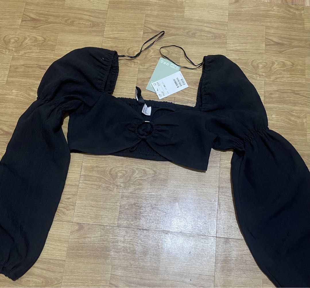 H&M TOP (Category: Others Tops) located in Manila. Submitted by hubaderascloset (Listing ID 1465329306, Image 2). Description: .
